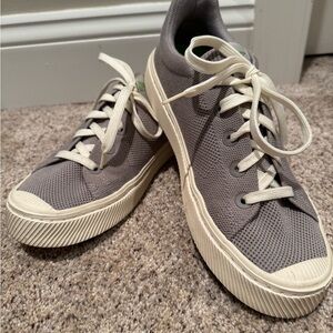 Cariuma Gray Sneakers with Cream Laces